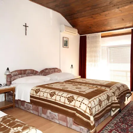 With A Swimming Pool Preko, Ugljan - 8180 프레코