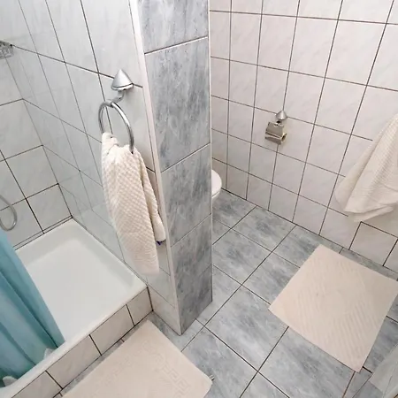 With A Swimming Pool Preko, Ugljan - 8180 Gæstehus