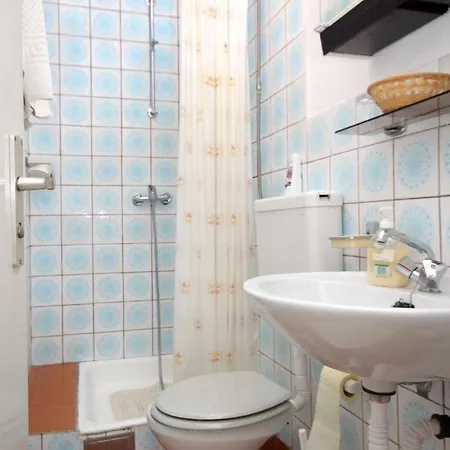 Gæstehus With A Swimming Pool Preko, Ugljan - 8180 Preko