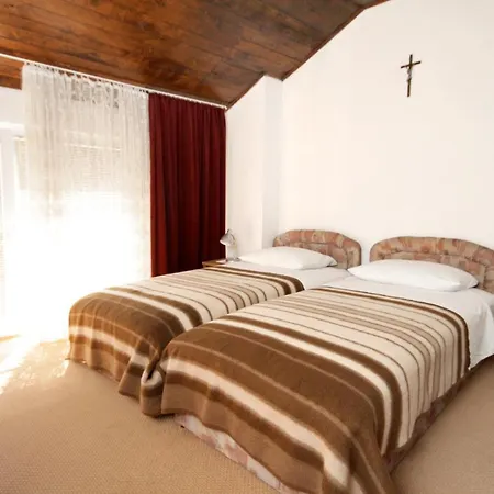 With A Swimming Pool Preko, Ugljan - 8180 3* 프레코