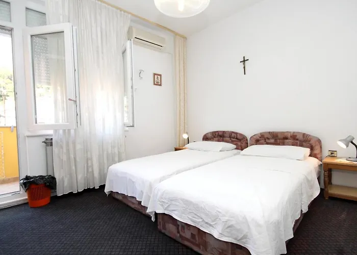 With A Swimming Pool Preko, Ugljan - 8180 3*