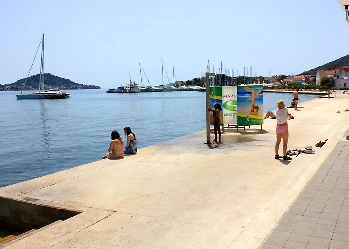 With A Swimming Pool Preko, Ugljan - 8180 3*