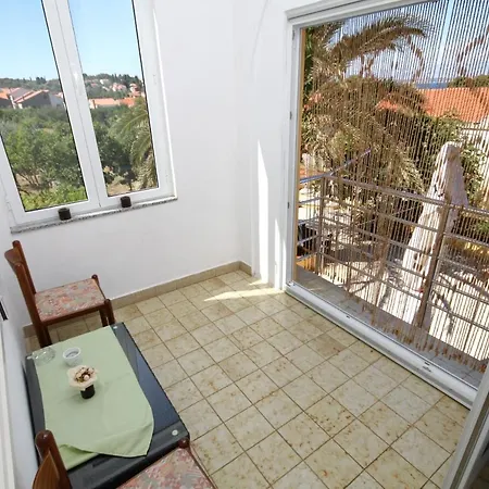 With A Swimming Pool Preko, Ugljan - 8180 Guest house 3*