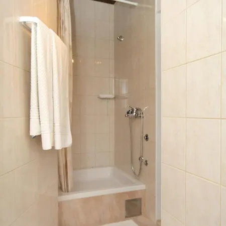 With A Swimming Pool Preko, Ugljan - 8180 Guest house 3*