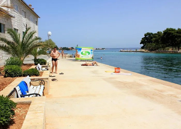 With A Swimming Pool Preko, Ugljan - 8180 Vendégház