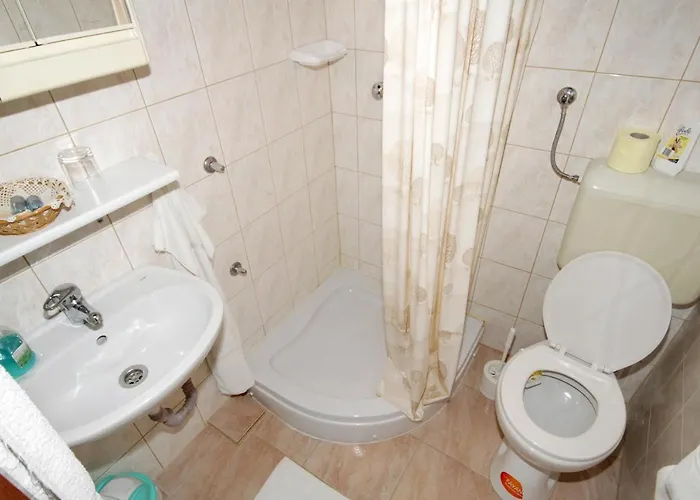 With A Swimming Pool Preko, Ugljan - 8180 3*